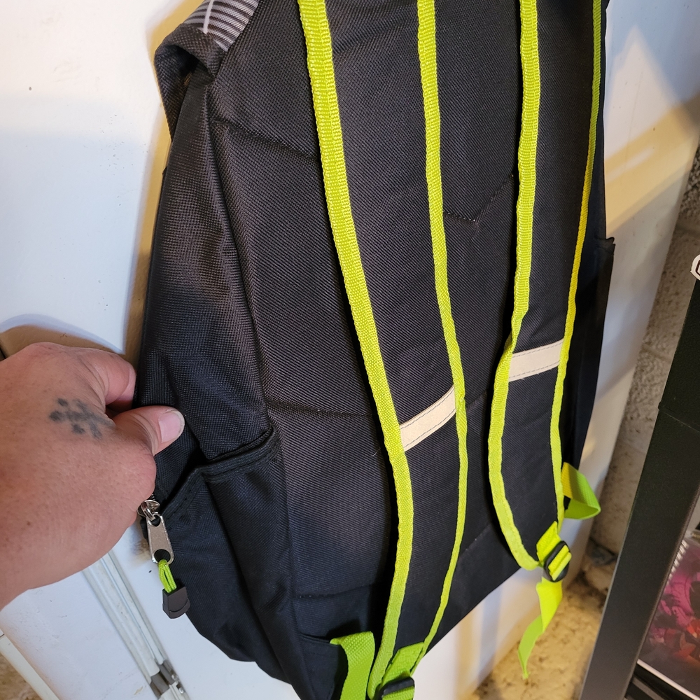 Mountain Edge Backpack - Picture 2 of 6